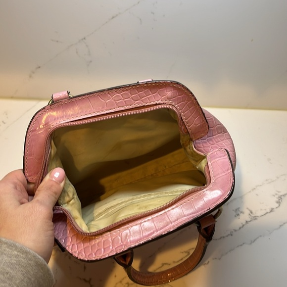 Pink Y2K Guess Purse - Picture 9 of 10